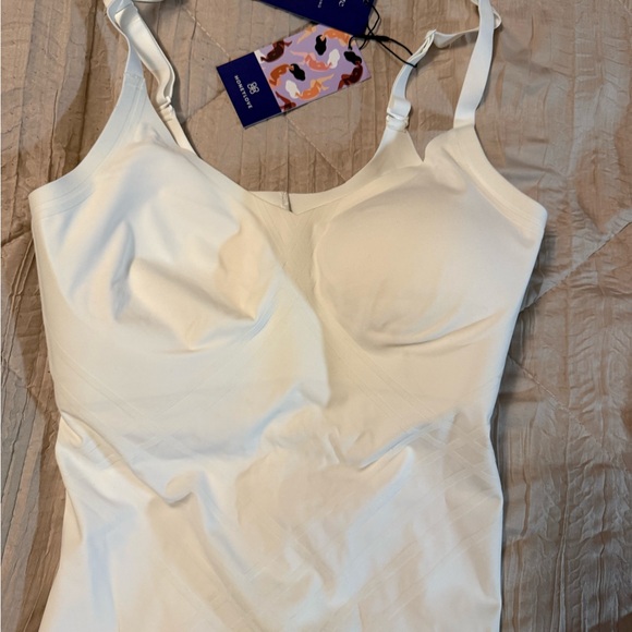 NWT Honeylove White Shapewear Cami, Padded, Medium. 3D Printed Velvet Support. - Picture 6 of 8